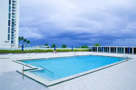 5601 Collins Avenue Miami Beach FL 33140