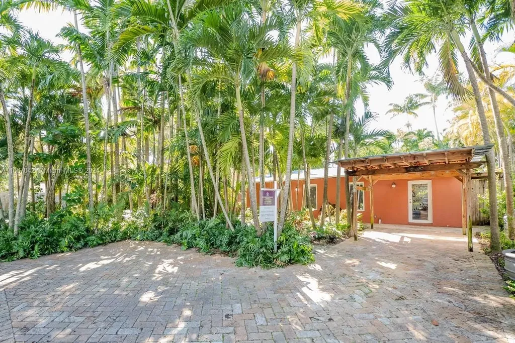 4118 Ventura Avenue Miami FL 33133