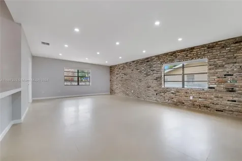 10415 SW 130th Avenue Miami FL 33186