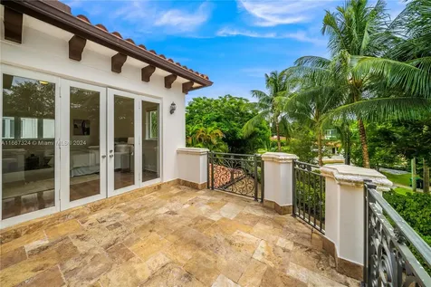 5770 La Luneta Avenue Miami FL 33155