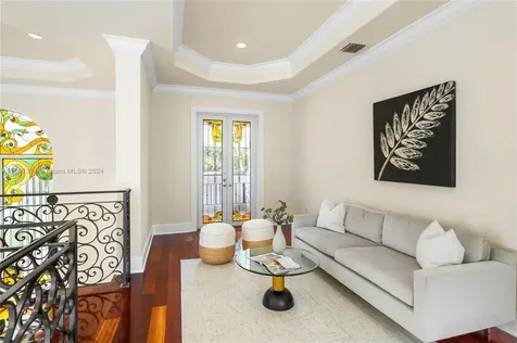 5770 La Luneta Avenue Miami FL 33155