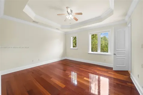5770 La Luneta Avenue Miami FL 33155