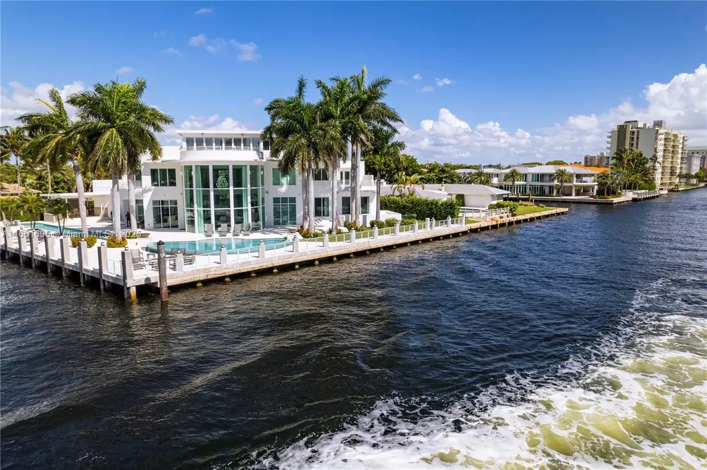 2890 NE 28th Street Fort Lauderdale FL 33306