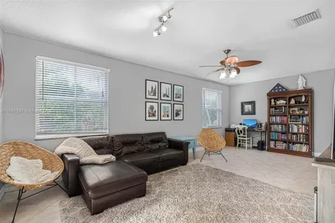 528 Live Oak Lane Weston FL 33327