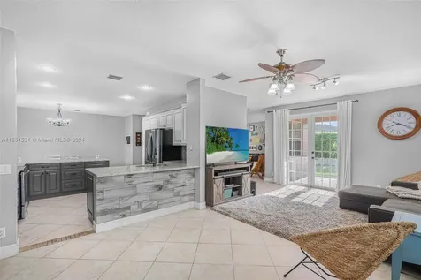 528 Live Oak Lane Weston FL 33327