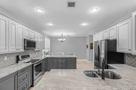 528 Live Oak Lane Weston FL 33327