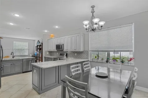 528 Live Oak Lane Weston FL 33327