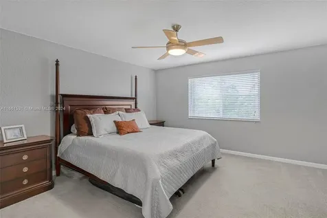 528 Live Oak Lane Weston FL 33327
