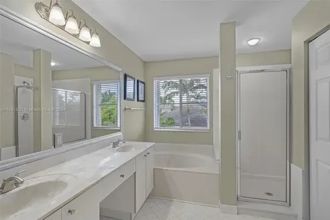 528 Live Oak Lane Weston FL 33327