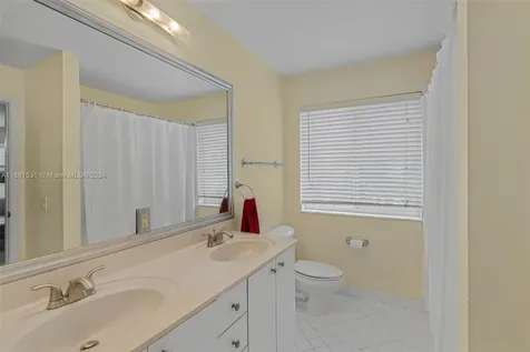 528 Live Oak Lane Weston FL 33327