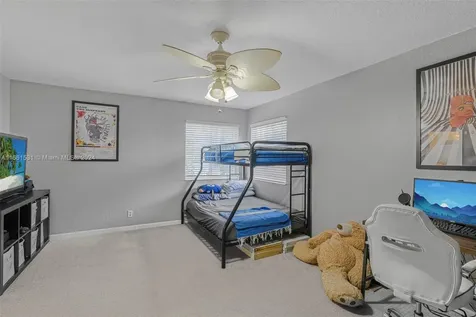 528 Live Oak Lane Weston FL 33327
