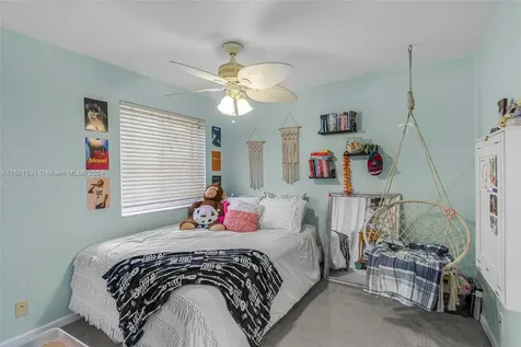 528 Live Oak Lane Weston FL 33327