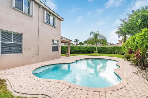 528 Live Oak Lane Weston FL 33327