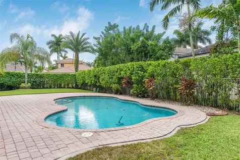 528 Live Oak Lane Weston FL 33327