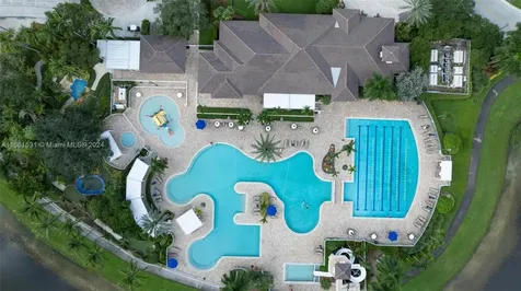528 Live Oak Lane Weston FL 33327