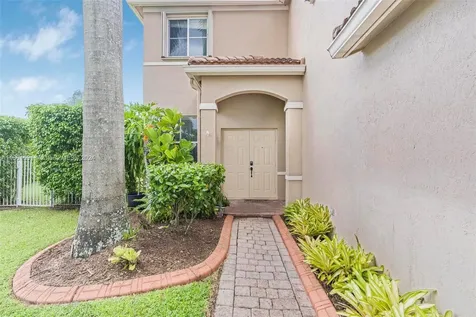 528 Live Oak Lane Weston FL 33327