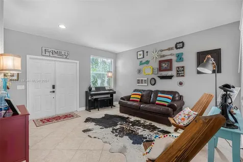 528 Live Oak Lane Weston FL 33327