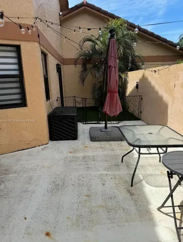 943 SW 113th Terrace Pembroke Pines FL 33025
