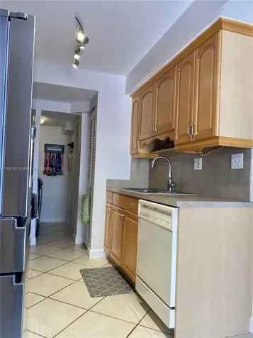 943 SW 113th Terrace Pembroke Pines FL 33025