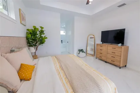 13 SW 21st Street Cape Coral FL 33991