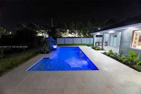 13 SW 21st Street Cape Coral FL 33991