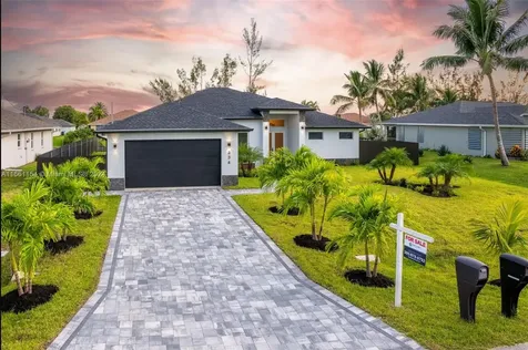 334 SW 21st Terrace Cape Coral FL 33991