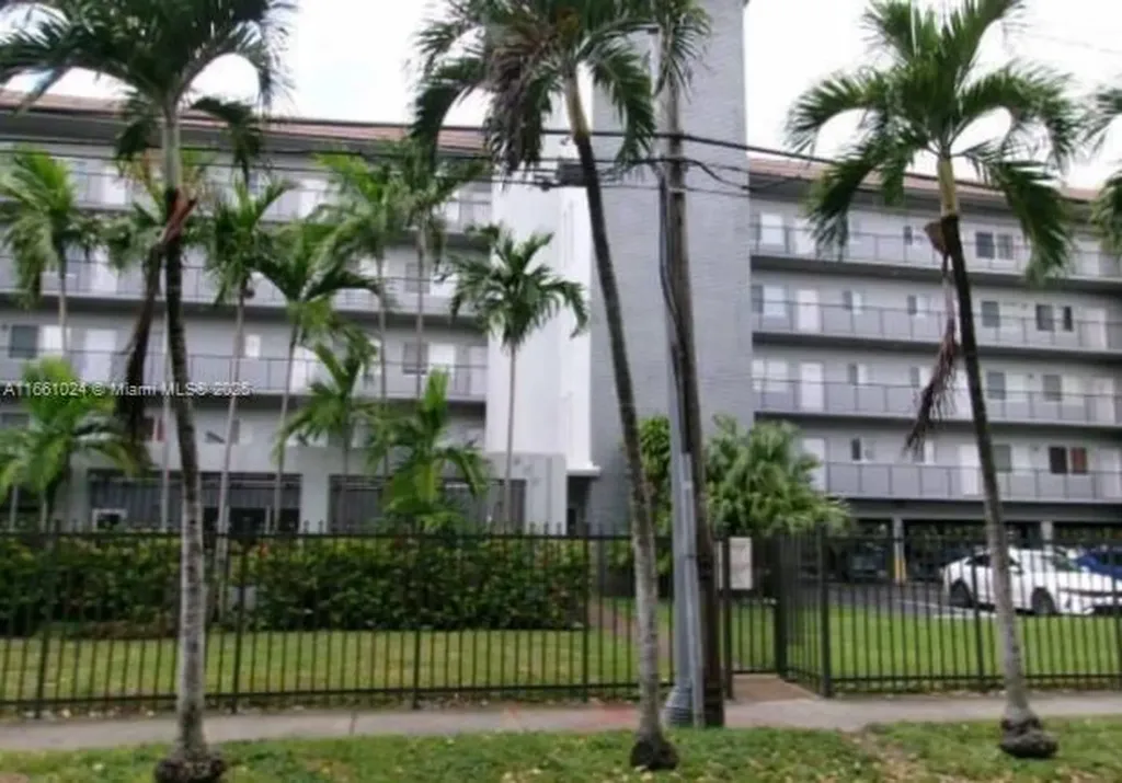 900 SW 84th Avenue Miami FL 33144
