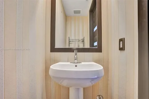 18201 Collins Avenue Sunny Isles Beach FL 33160