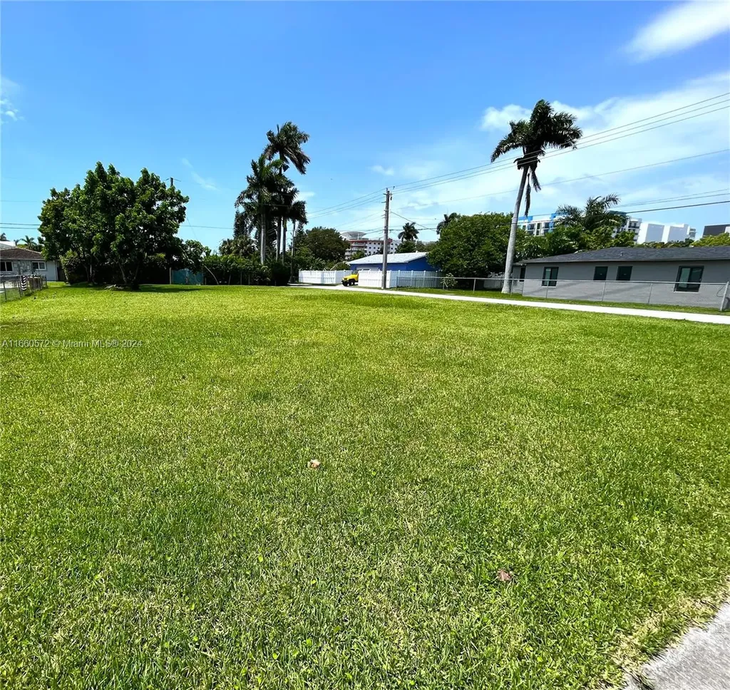 212 NE 1st Street Dania Beach FL 33004