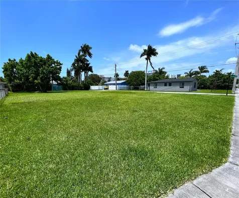 212 NE 1st Street Dania Beach FL 33004