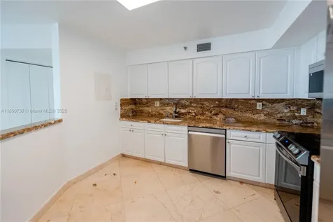 3500 Mystic Pointe Drive Aventura FL 33180