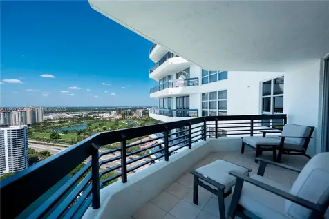 3500 Mystic Pointe Drive Aventura FL 33180