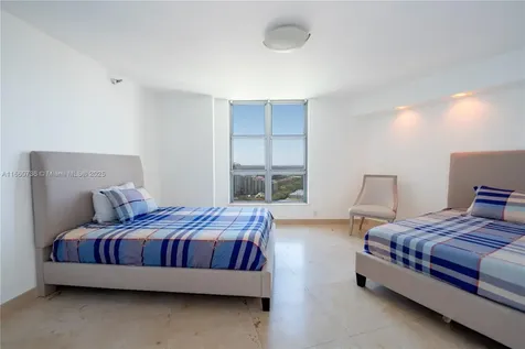 3500 Mystic Pointe Drive Aventura FL 33180