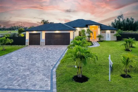 1528 SW 15th Avenue Cape Coral FL 33991