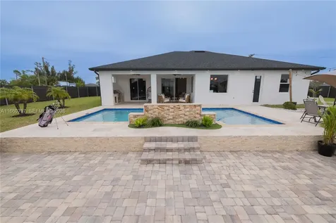 1528 SW 15th Avenue Cape Coral FL 33991