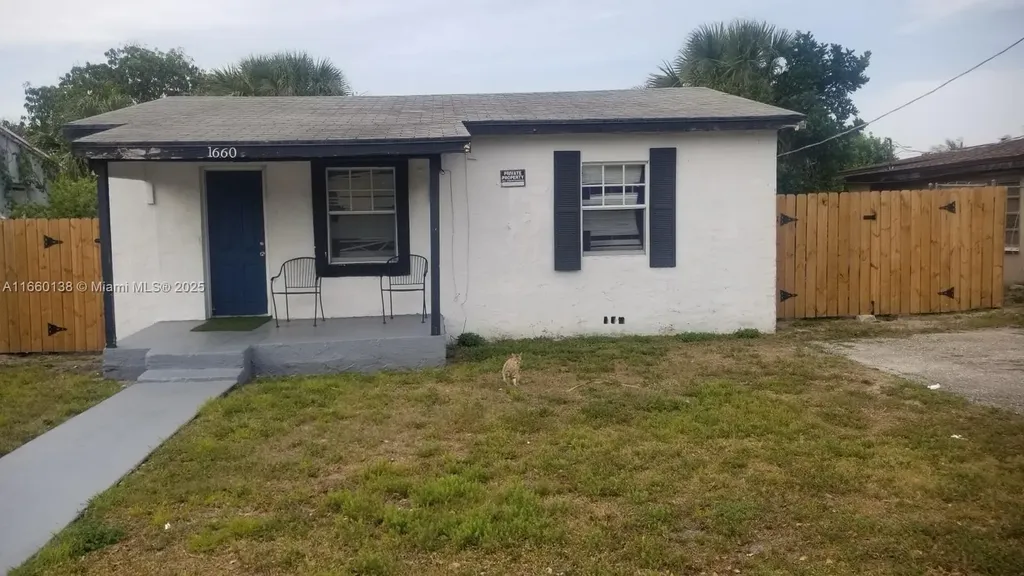 1660 W 26th Street Riviera Beach FL 33404