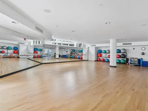 20281 E Country Club Drive Aventura FL 33180