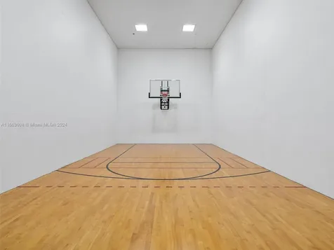 20281 E Country Club Drive Aventura FL 33180