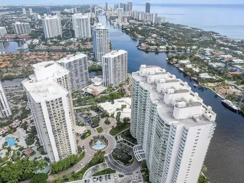 20281 E Country Club Drive Aventura FL 33180