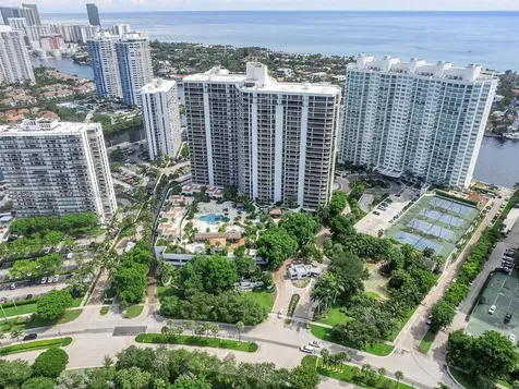 20281 E Country Club Drive Aventura FL 33180