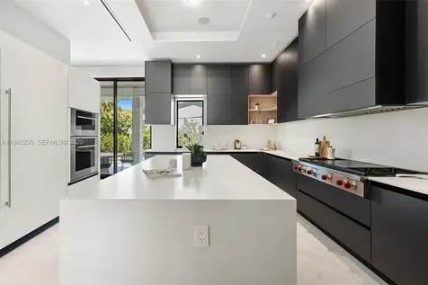 4430 Nautilus Drive Miami Beach FL 33140