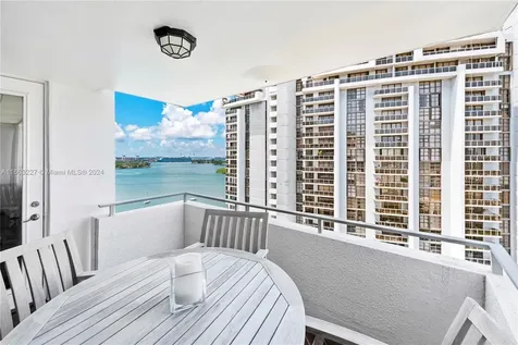 11 Island Avenue Miami Beach FL 33139
