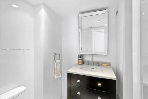 11 Island Avenue Miami Beach FL 33139
