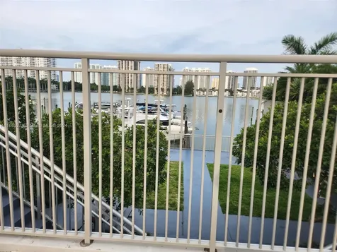 18061 Biscayne Boulevard Aventura FL 33160