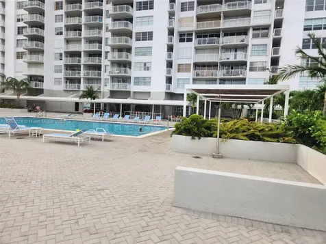 18061 Biscayne Boulevard Aventura FL 33160