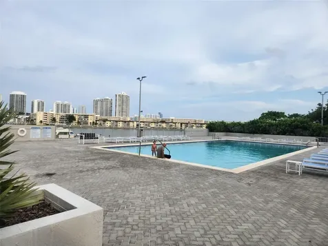 18061 Biscayne Boulevard Aventura FL 33160