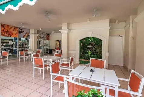 18061 Biscayne Boulevard Aventura FL 33160