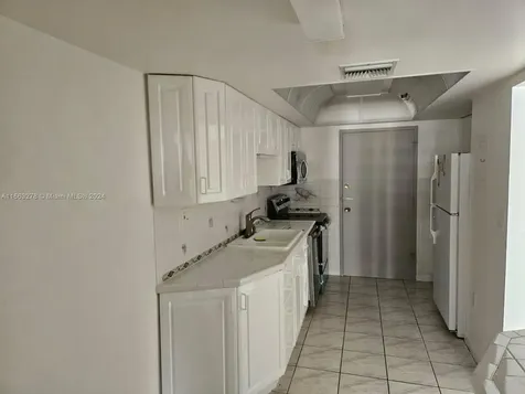 18061 Biscayne Boulevard Aventura FL 33160