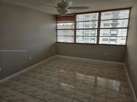 18061 Biscayne Boulevard Aventura FL 33160