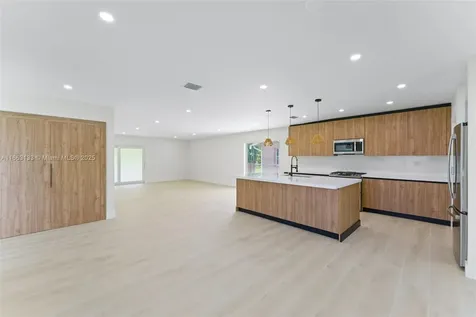 9720 SW 189th Street Cutler Bay FL 33157